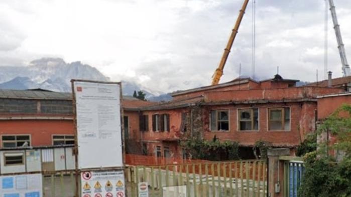 Si sgombera il bivacco nell’ex area industriale