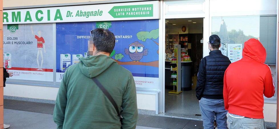 Il servizio della Salus oltre alle farmacie Oltre duemila tamponi in una settimana 