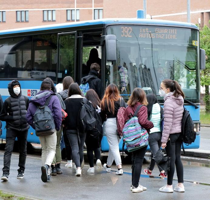 Più bus per gli studenti: sì di Amo e Provincia
