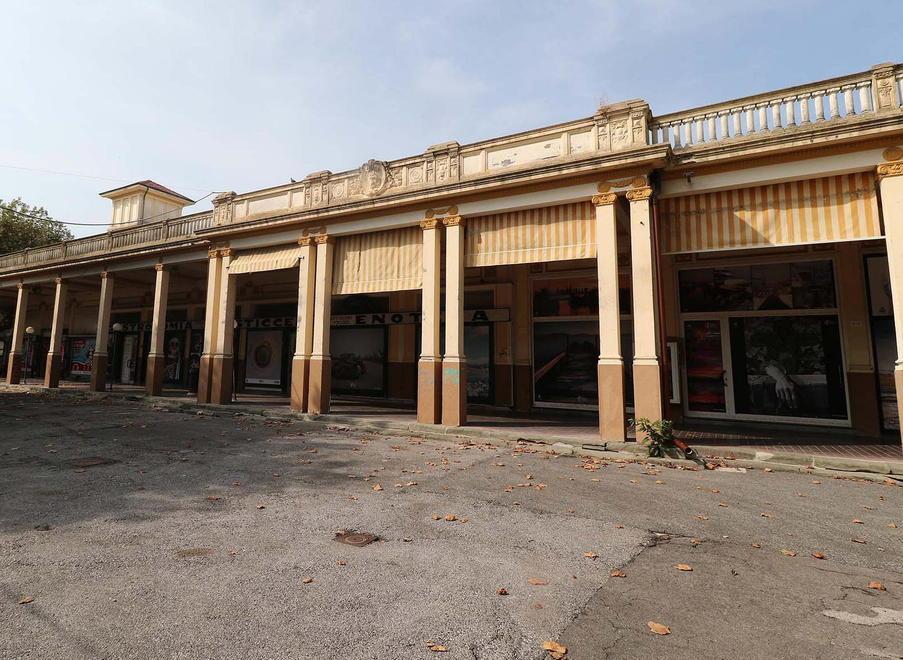 Nuovo Piazzone a Viareggio, gli affitti proposti dal privato mettono tutti in difficoltà: ecco perché 