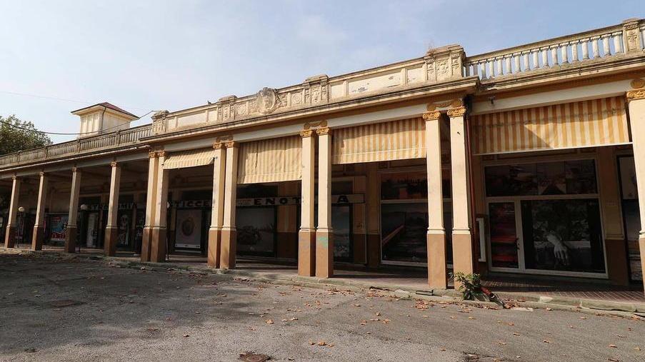 Nuovo Piazzone a Viareggio, gli affitti proposti dal privato mettono tutti in difficoltà: ecco perché