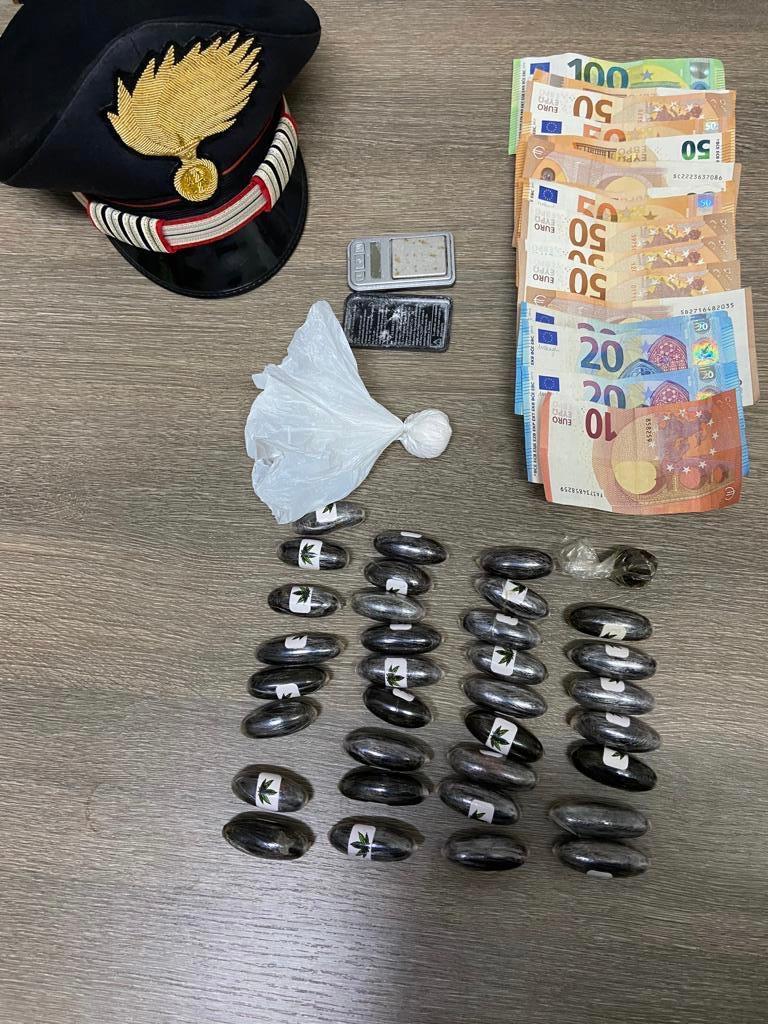 Cocaina, hashish e metadone nel furgone: denunciato pescatore di Carloforte