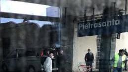 Muore travolto dal treno Il Progetto comunità: «Pochi fondi per i deboli»