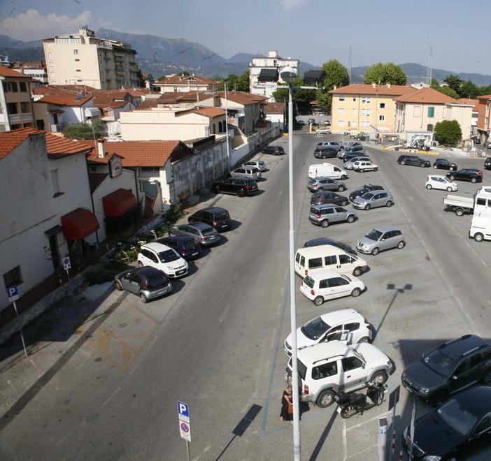Ex gasometro, abbonamenti a 30 euro ma solo dalle 20 alle 8