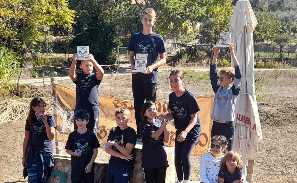 I giovani arcieri elbani protagonisti nella sfida di tiro al volo a San Martino