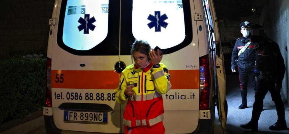 Morto a 16 anni, le lacrime a scuola di ragazzi e prof: «Subito un sostegno per i compagni» 