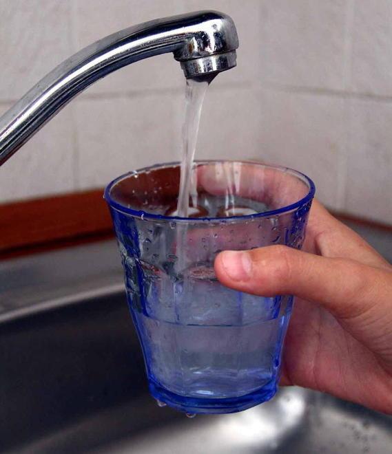 L’azienda tranquillizza: acqua sicura e potabile dalla rete pubblica 