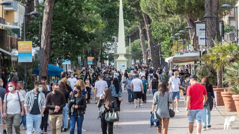 Sui pini di Lido Estensi la maggioranza è divisa