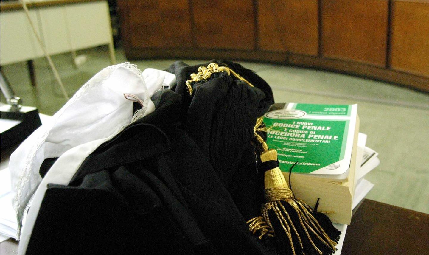 Estorsione e spaccio di droga: orgolese condannato a 6 anni