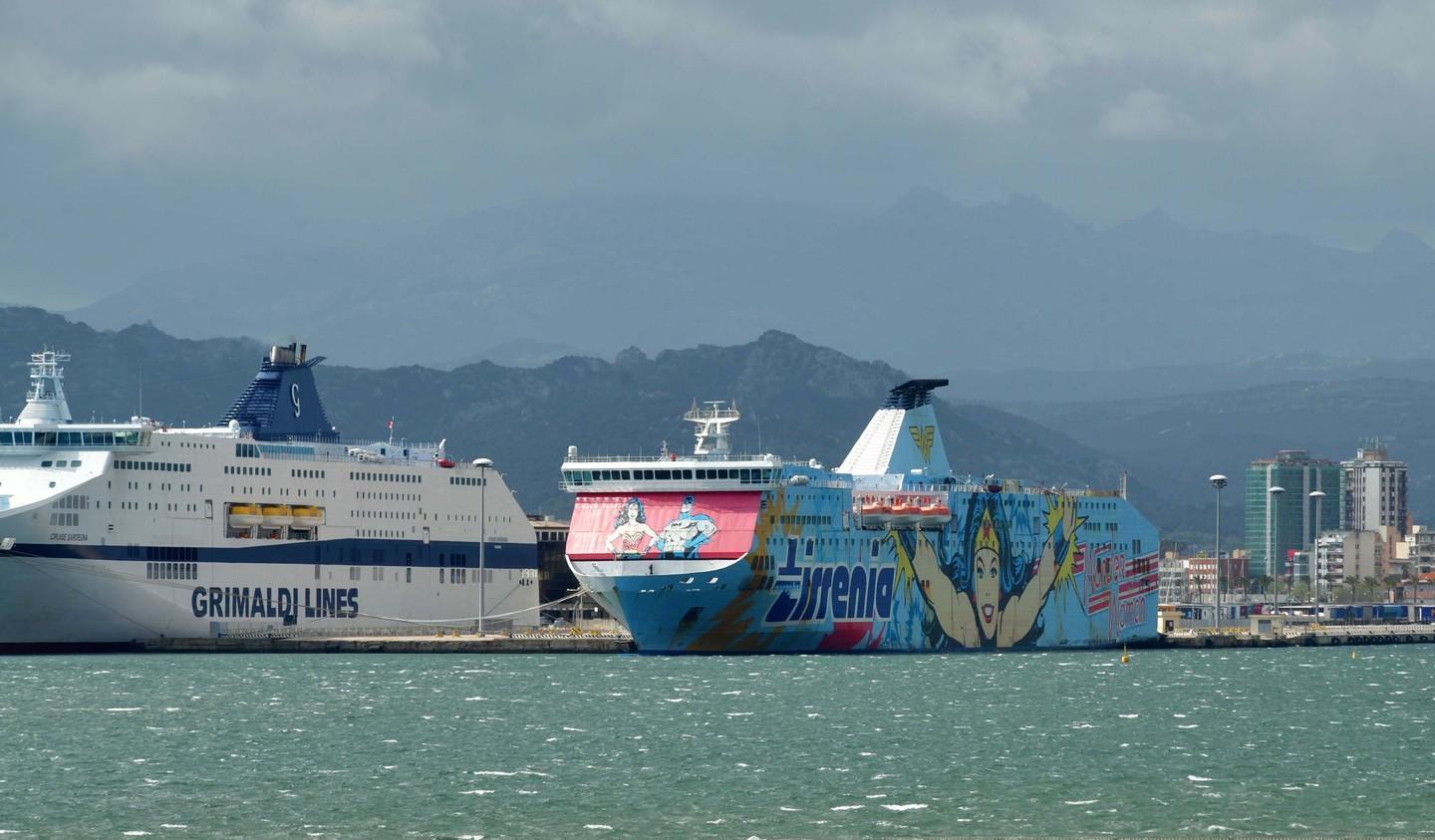 Traghetti, rotta sull’Isola Bianca 