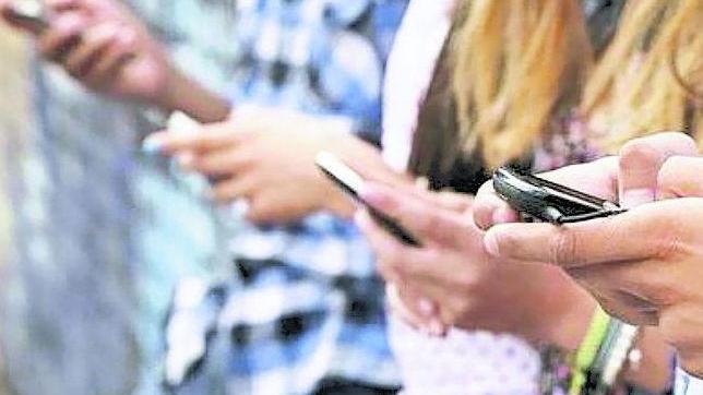 Zuffa tra ragazzini scoppiata per gelosia, il rivale sfidato per un complimento