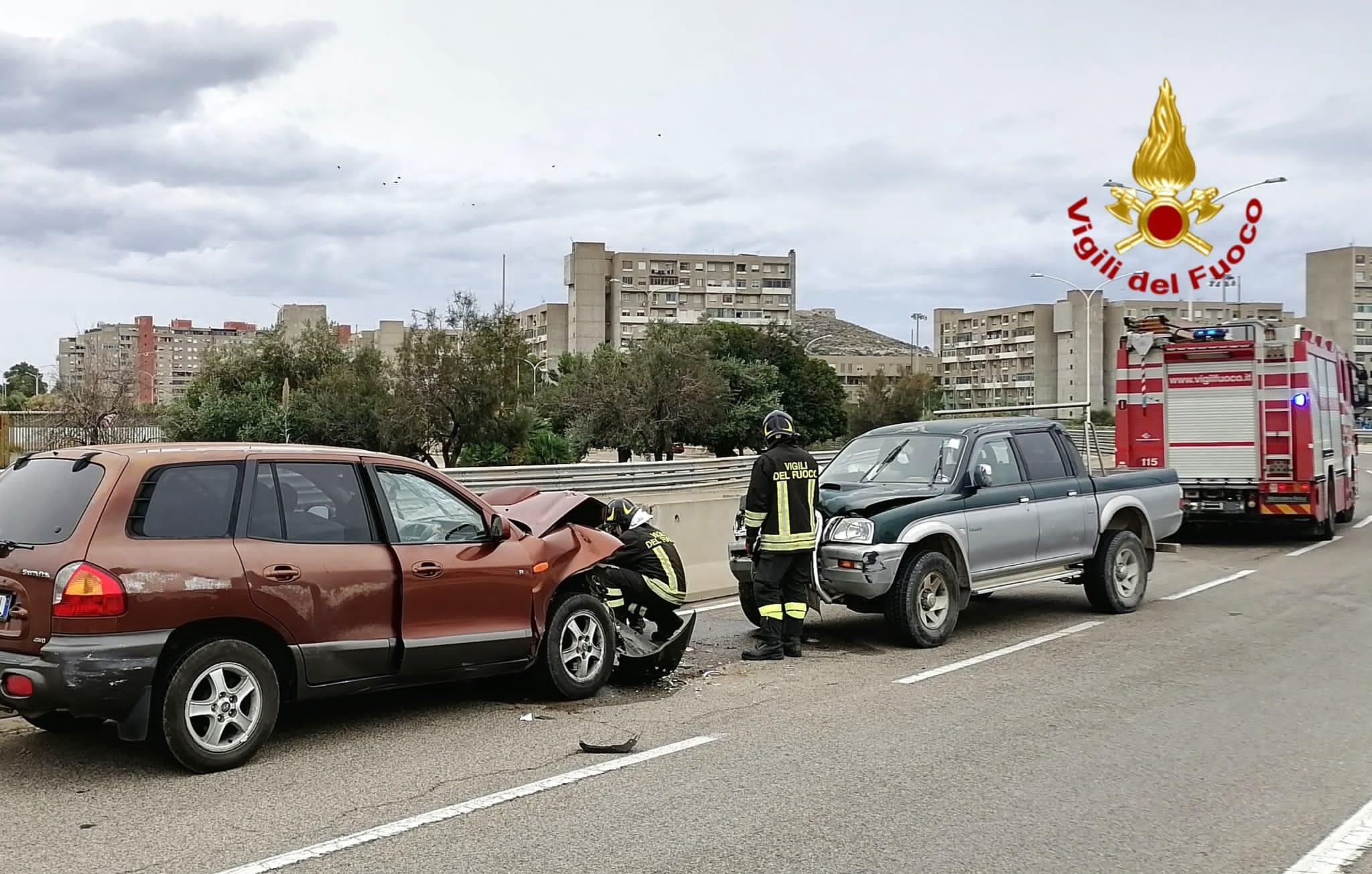 L'incidente in via Salvatore Ferrara a Cagliari (foto Mario Rosas)
