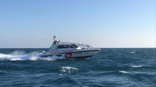 Golfo Napoli: falla in motonave senza passeggeri, soccorsi