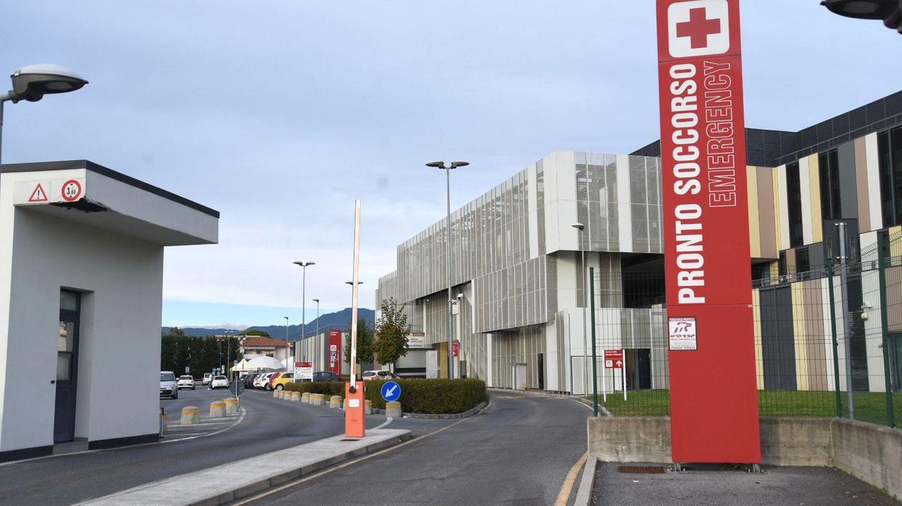 L'ingresso del pronto soccorso dell'ospedale San Luca di Lucca