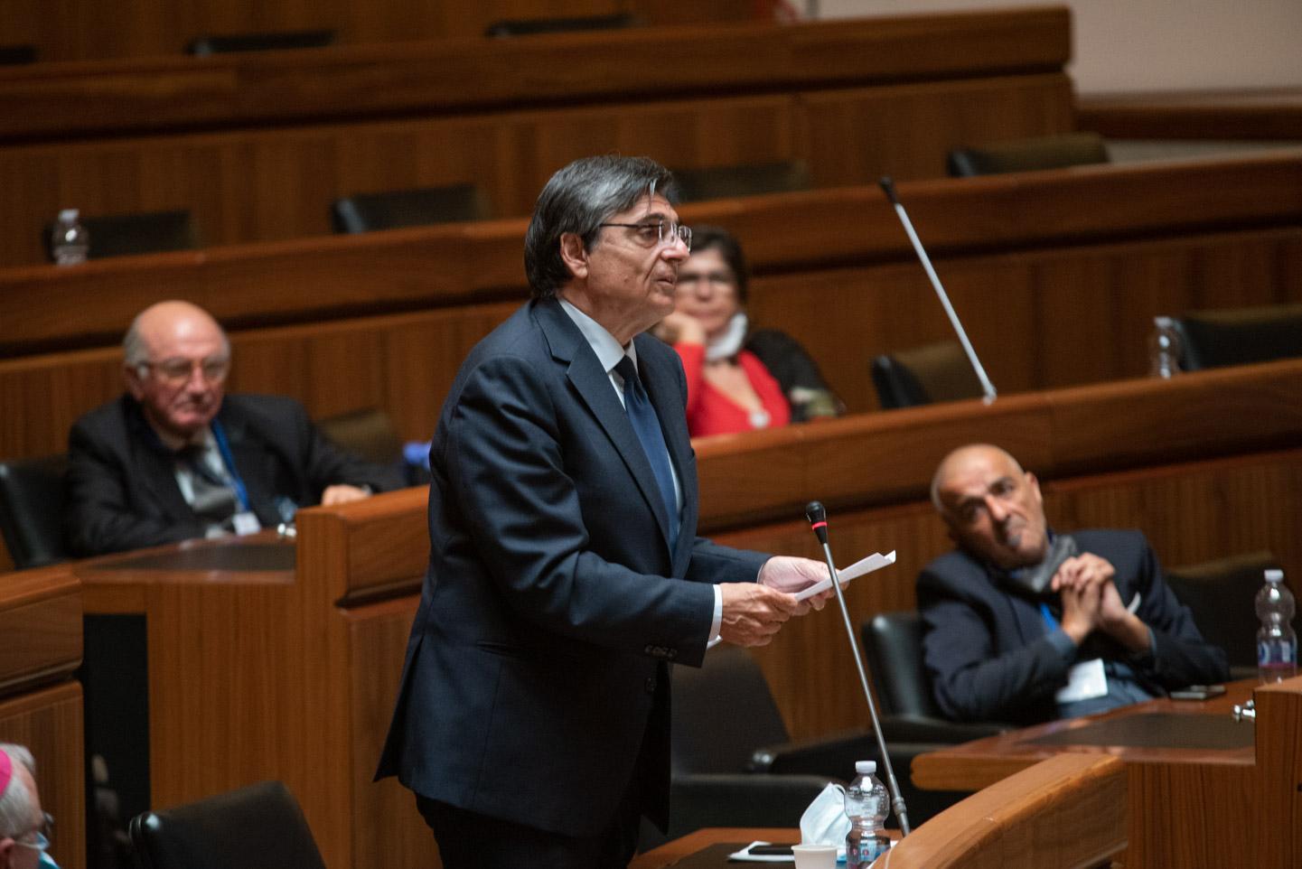 Gianfranco Ganau sui banchi del consiglio regionale