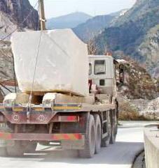 «Con i ricorsi, le imprese del marmo si allontanano»