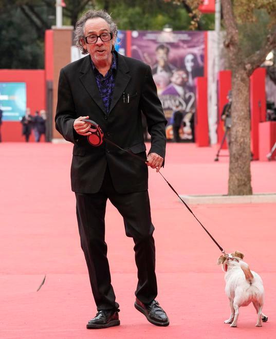 «Sono un outsider sognatore» L’assalto dei fan a Tim Burton 