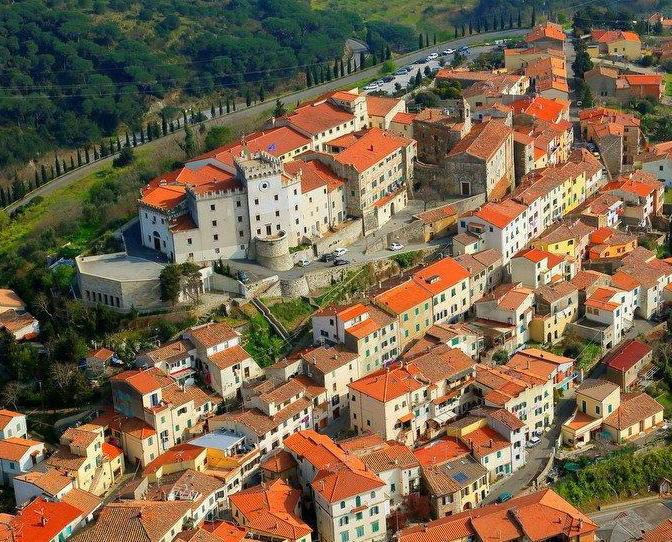 Appartamenti e ville A Rosignano i valori dal mare alla collina restano stabili 