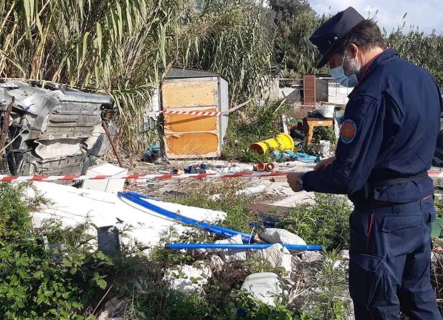 Sotto sequestro maxi discarica abusiva di rifiuti 