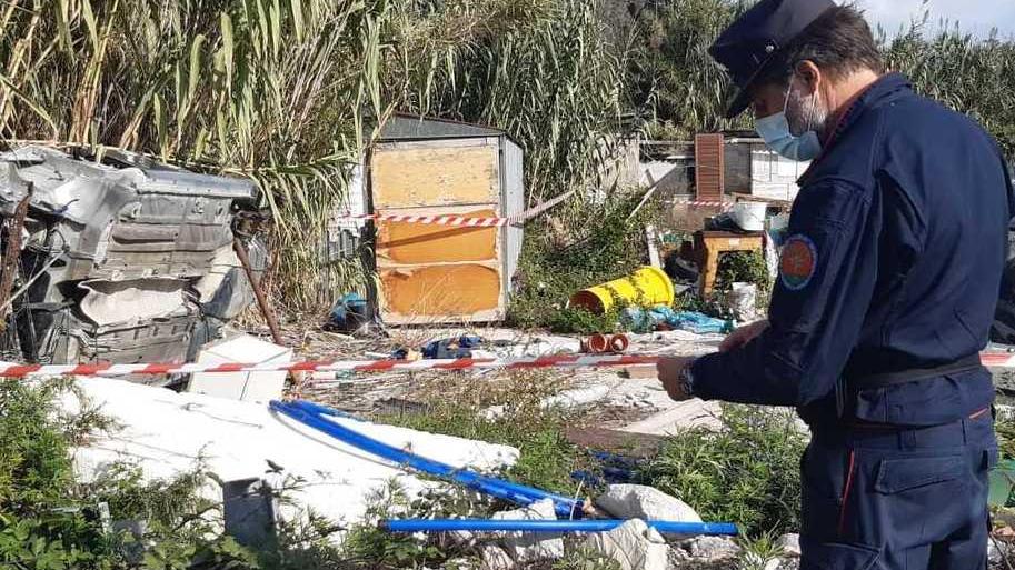 Sotto sequestro maxi discarica abusiva di rifiuti