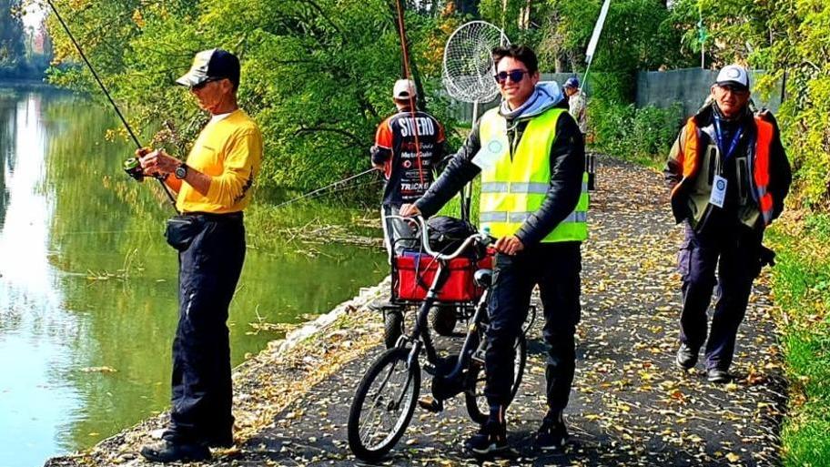 La gara di pesca è in strada