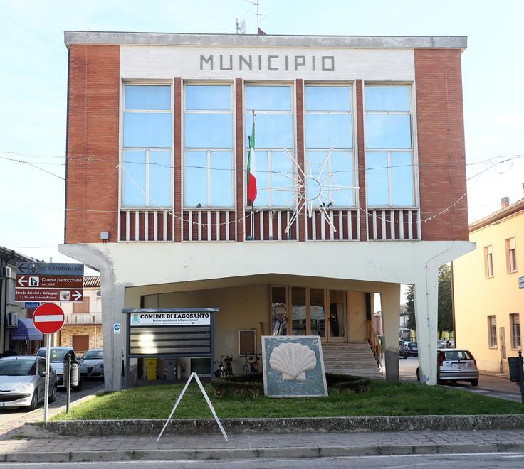 Municipio, scuola, ex sede dei vigili Per il Catasto sono edifici fantasma 