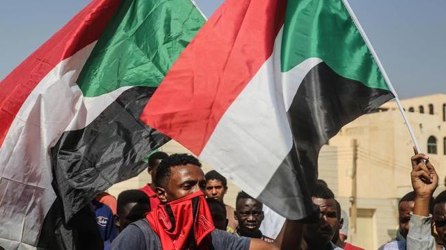 Sudan: capo militare, assicureremo passaggio democratico