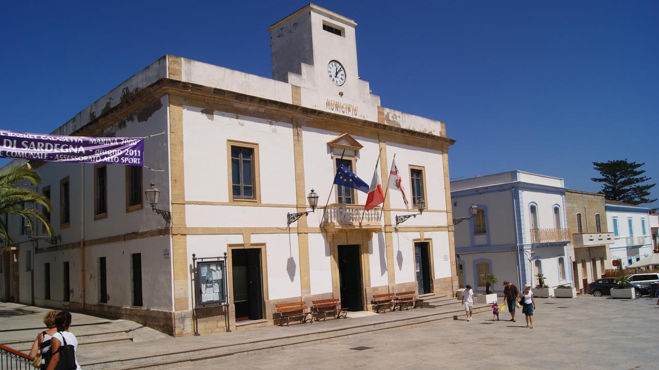 Il municipio di Calasetta
