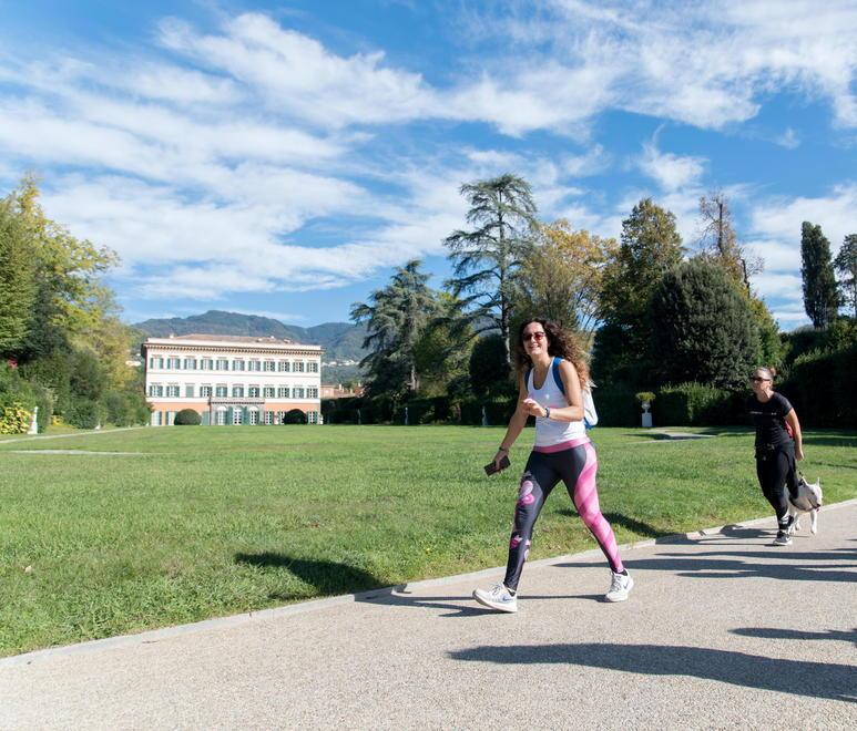Torna la Marcia delle Ville In ottomila a spasso tra natura e nobili dimore sulle colline capannoresi 