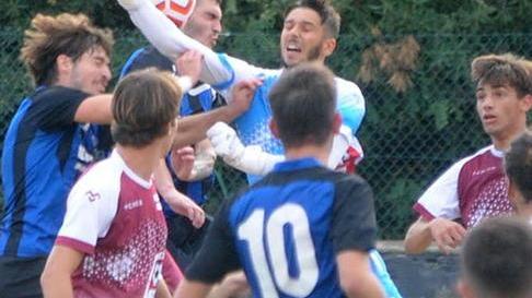 Il Picchi dopo l’abbuffata si beve l’amaro Tre gol non bastano, Piombino salvo al 92’