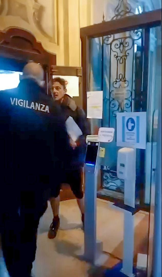 Modena, spedizione “no vax” dentro la Procura 