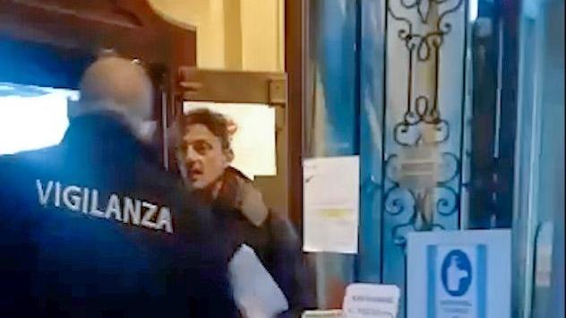 Modena, spedizione “no vax” dentro la Procura