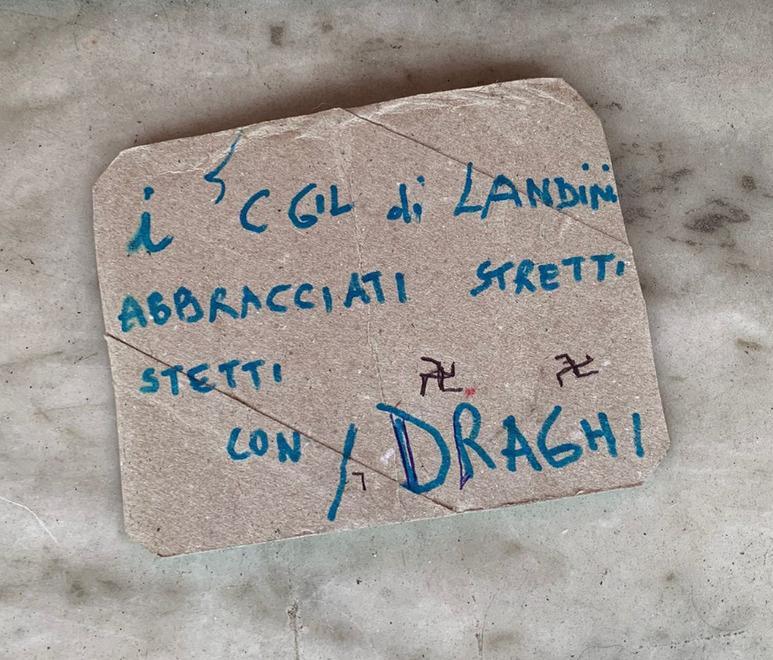 Svastiche e “pistolettate”: ancora minacce alla Cgil