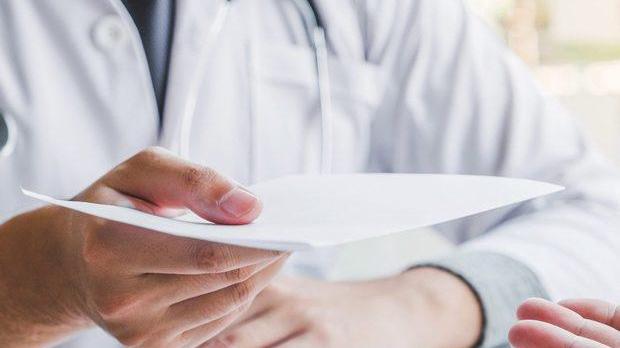 Rilasciava certificati di idoneità sportiva senza averne titolo, condannato ex medico Inps