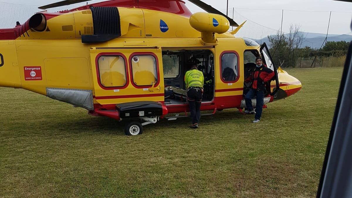 L'elisoccorso atterrato nel campo sportivo di Buriano