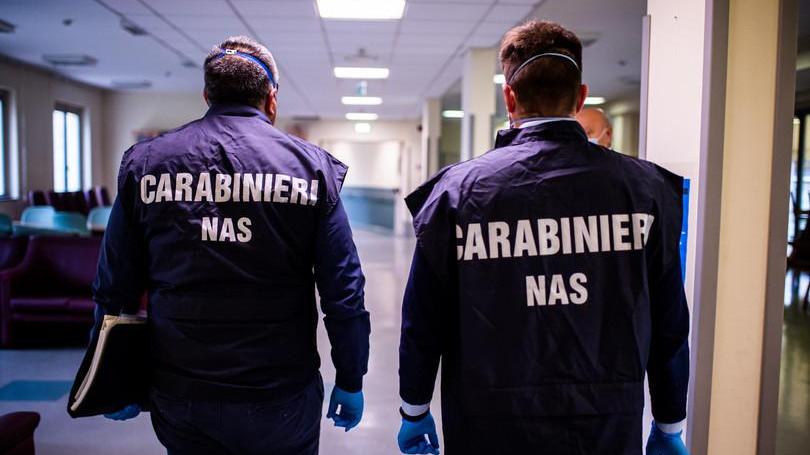 Oristano, 50 chili di carne scaduta destinata alle mense ospedaliere: sequestro del Nas