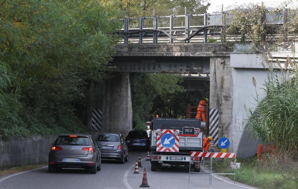 Traffico caos a Serravalle per i lavori al ponte Disagi fino a metà novembre