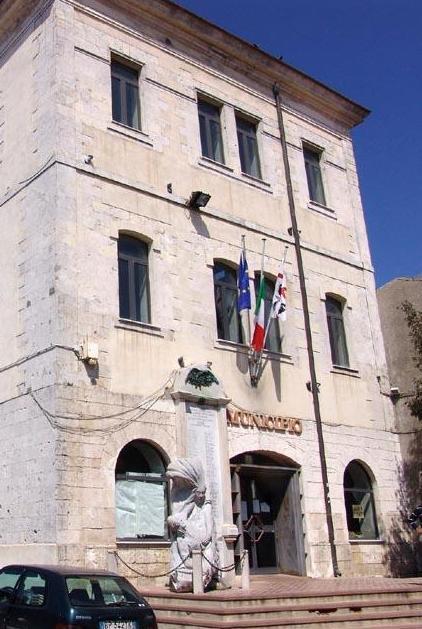 Famiglie indigenti, domande per i buoni spesa
