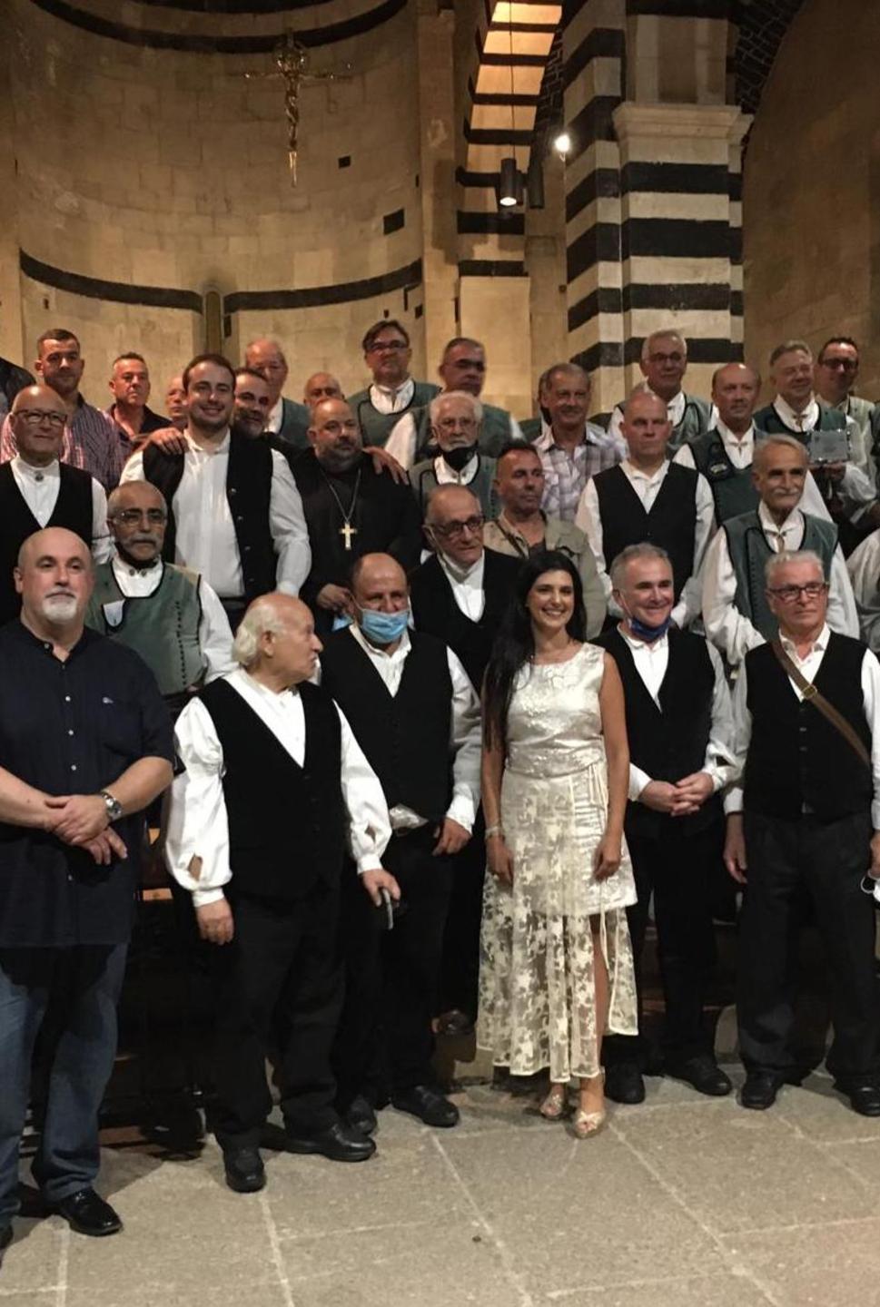 Il coro di Castelsardo a San Pietro di Sorres 