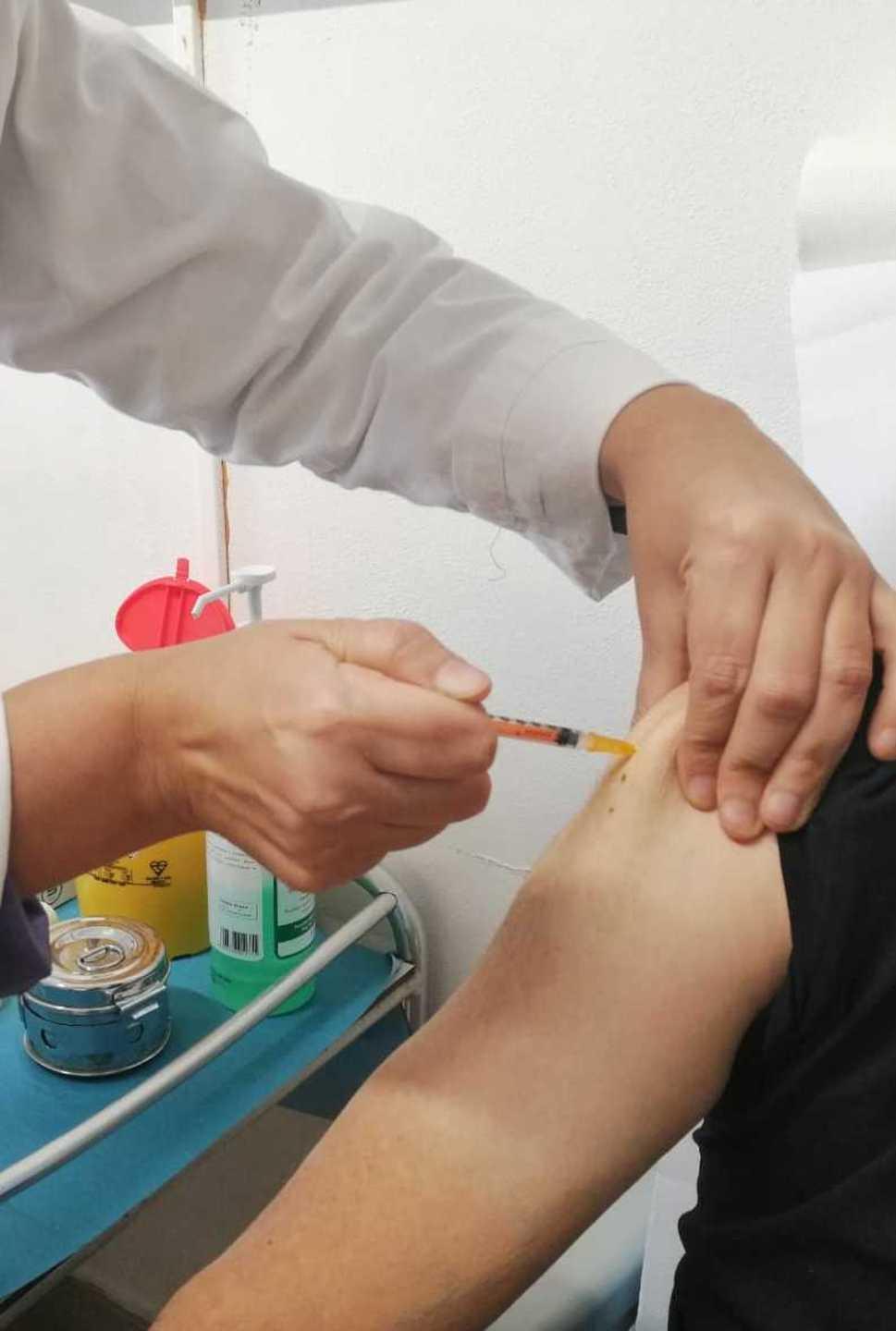 Terzo vaccino per i fragili gli over sessanta e i sanitari