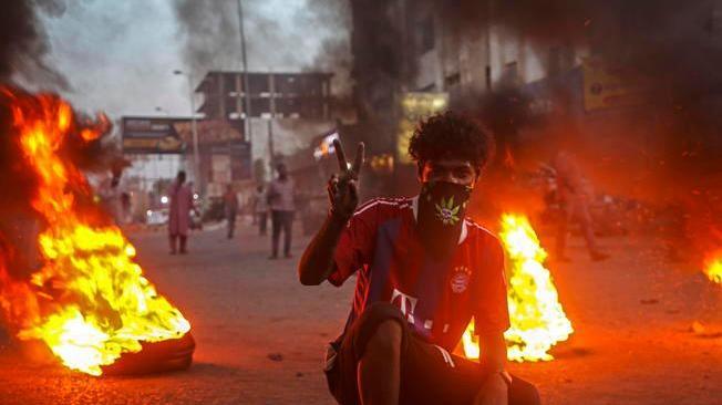 Sudan: Blinken sente il premier e lancia appello ai militari