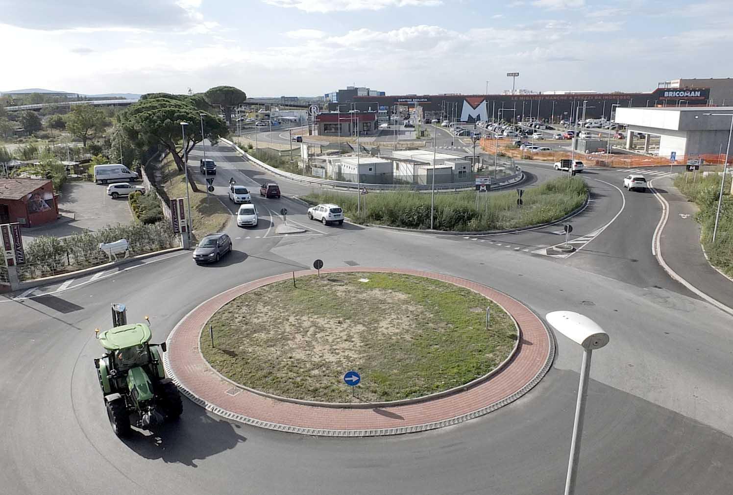 L'area dell'ex Vacis lungo l'Aurelia a Pisa (foto Fabio Muzzi)