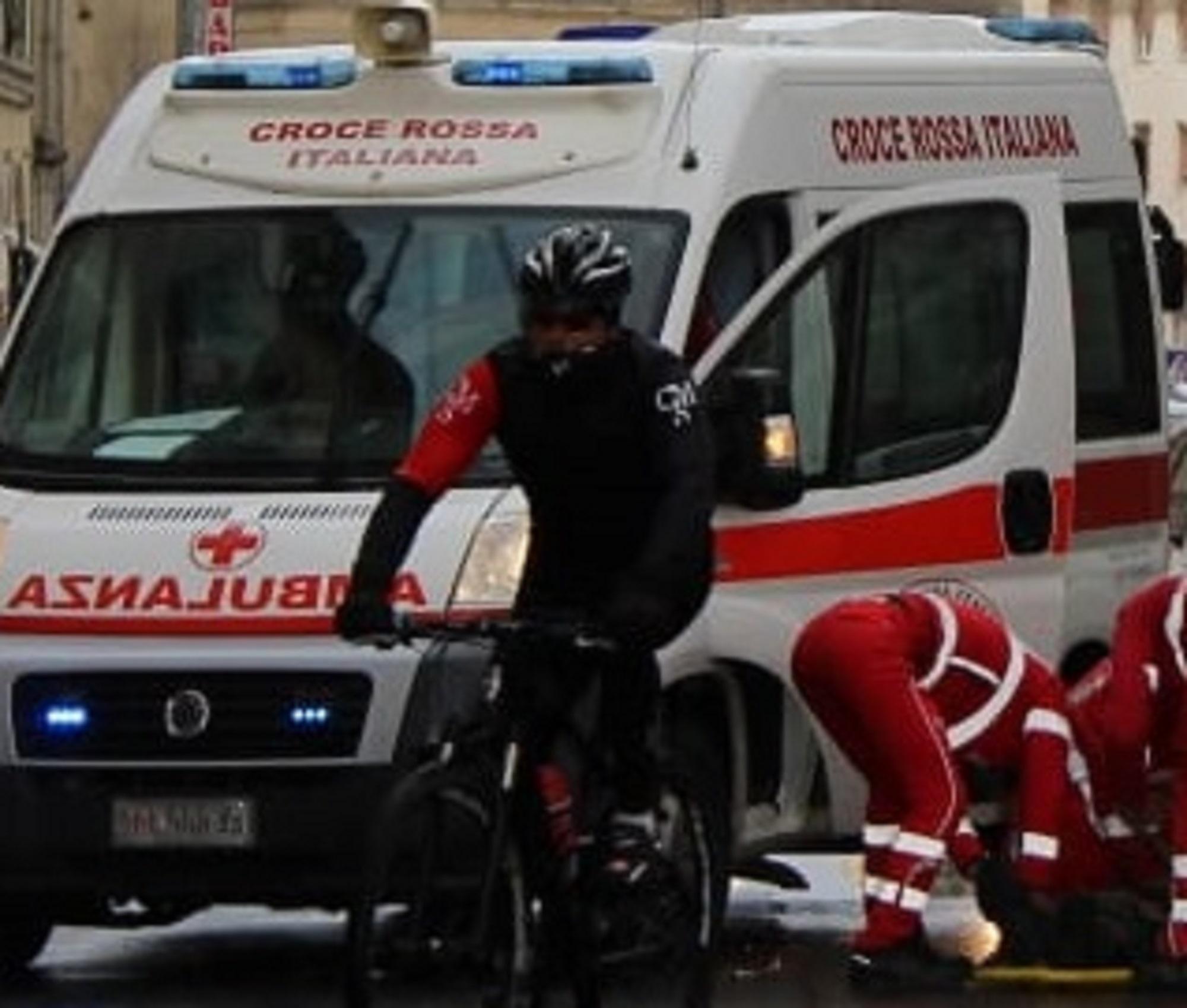 Un'ambulanza della Croce rossa italiana (foto d'archivio)