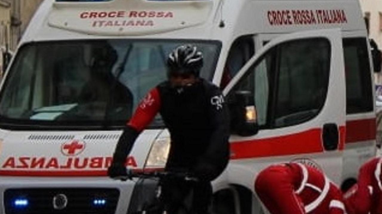 Un'ambulanza della Croce rossa italiana (foto d'archivio)