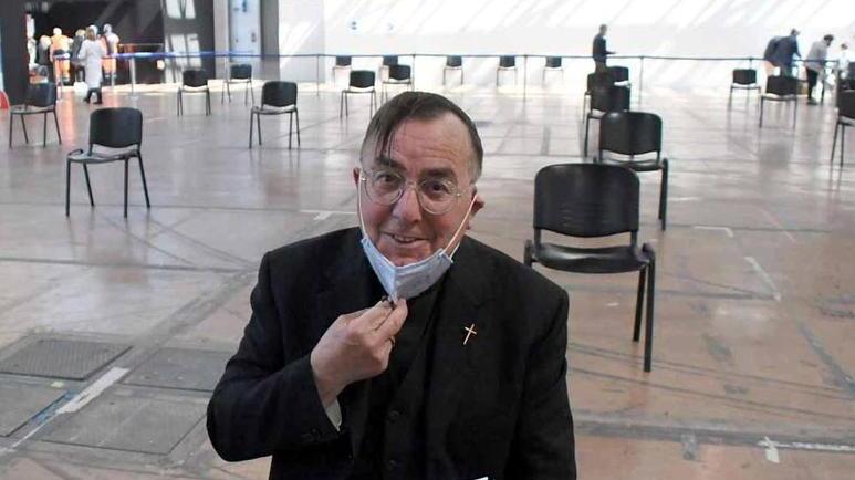 Don Ezio investito da un’auto sulle strisce