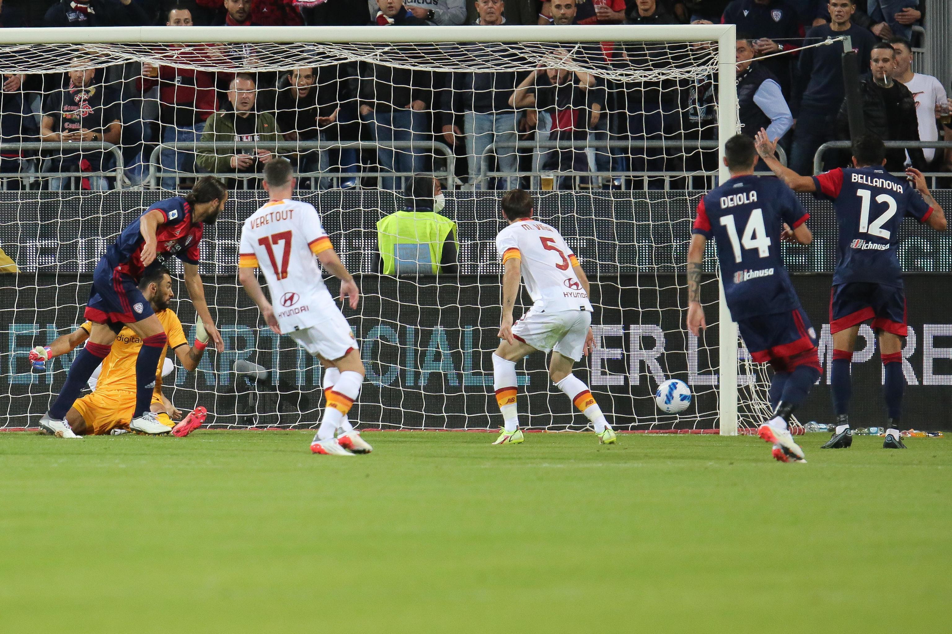 Il gol del vantaggio illusorio siglato da Pavoletti