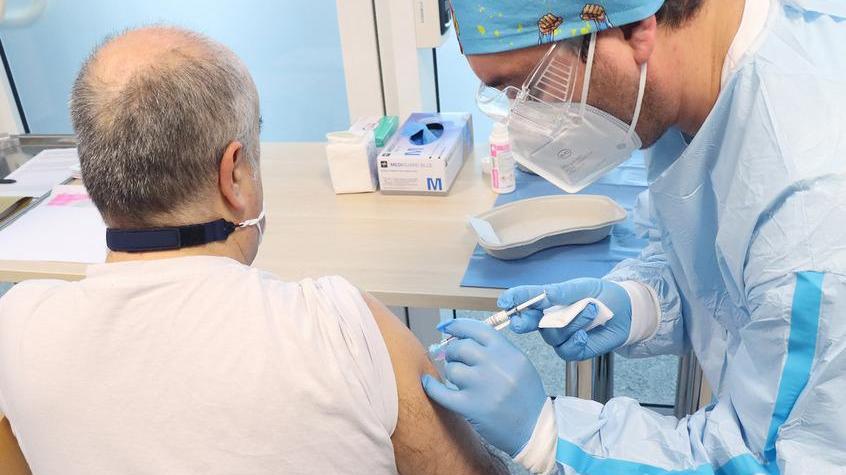 Vaccini, avanti piano: 81% di cicli completi La fascia dei trentenni è la meno coperta