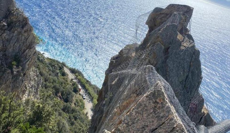 Frana di Campo Lo Feno, storia infinita La nuova rete paramassi va allungata 