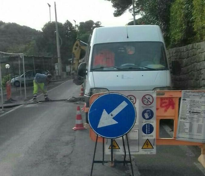 Allacci alla conduttura secondaria per risolvere le perdite d’acqua