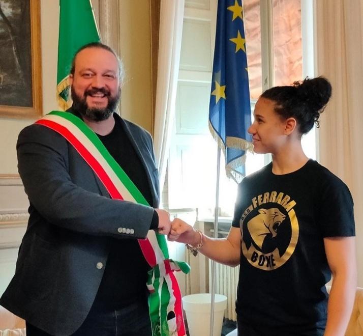 Sophia Mazzoni ricevuta ieri in Comune dal sindaco Fabbri 